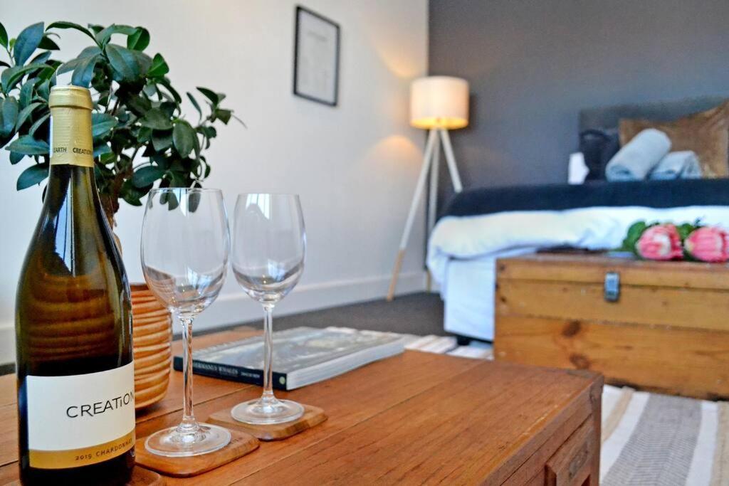 Central Modern Studio Apartment, Hermanus Waterfront Ngoại thất bức ảnh