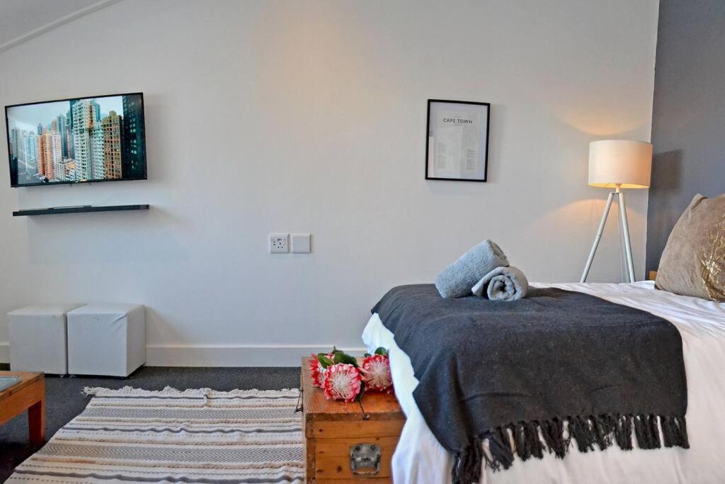 Central Modern Studio Apartment, Hermanus Waterfront Ngoại thất bức ảnh