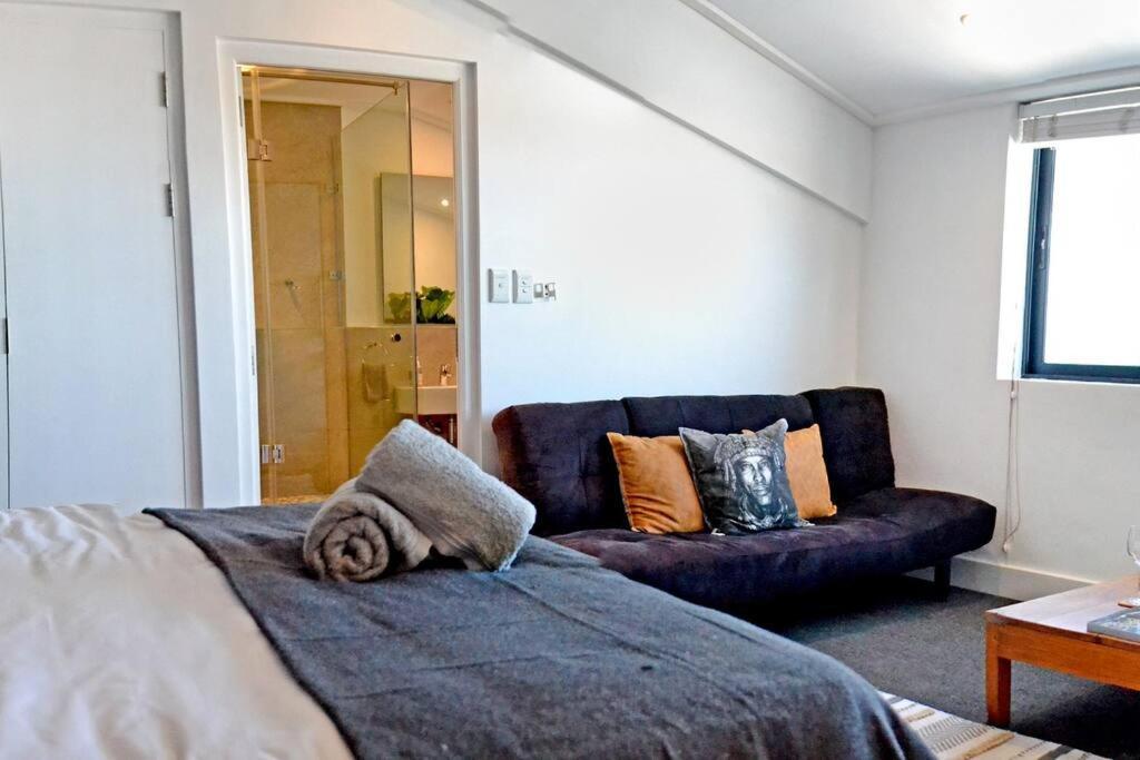 Central Modern Studio Apartment, Hermanus Waterfront Ngoại thất bức ảnh