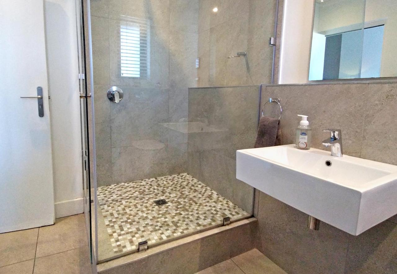 Central Modern Studio Apartment, Hermanus Waterfront Ngoại thất bức ảnh